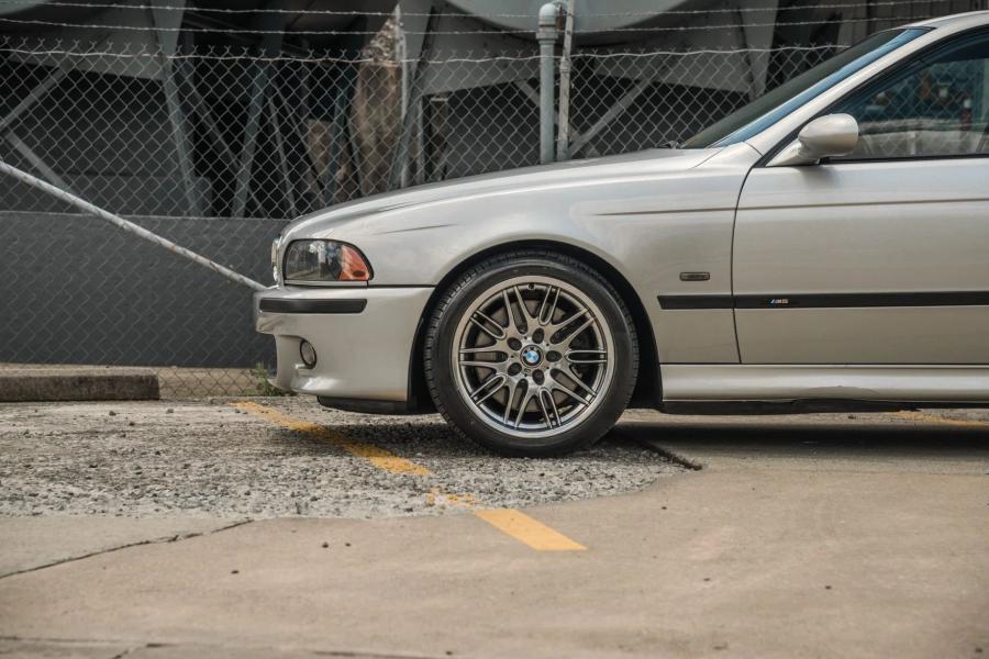 Детали экстерьера BMW M5 (E39) 2003 года  (фото 11 из 148)